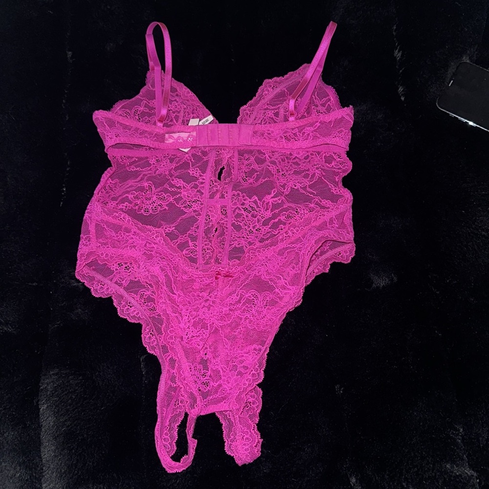 Hot pink lace bodysuit - Picture 5 of 5